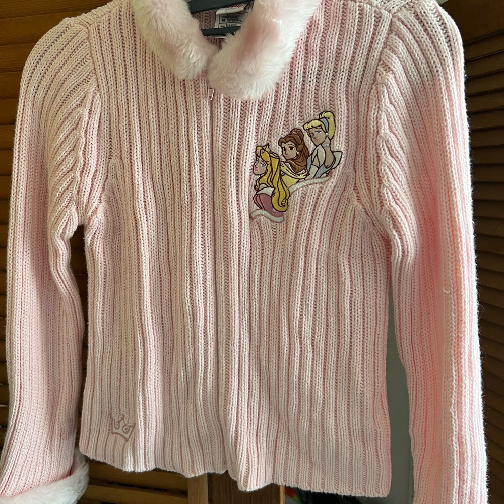 Vintage Disney Pink Knit Sweatshirt with Princess Design 💕